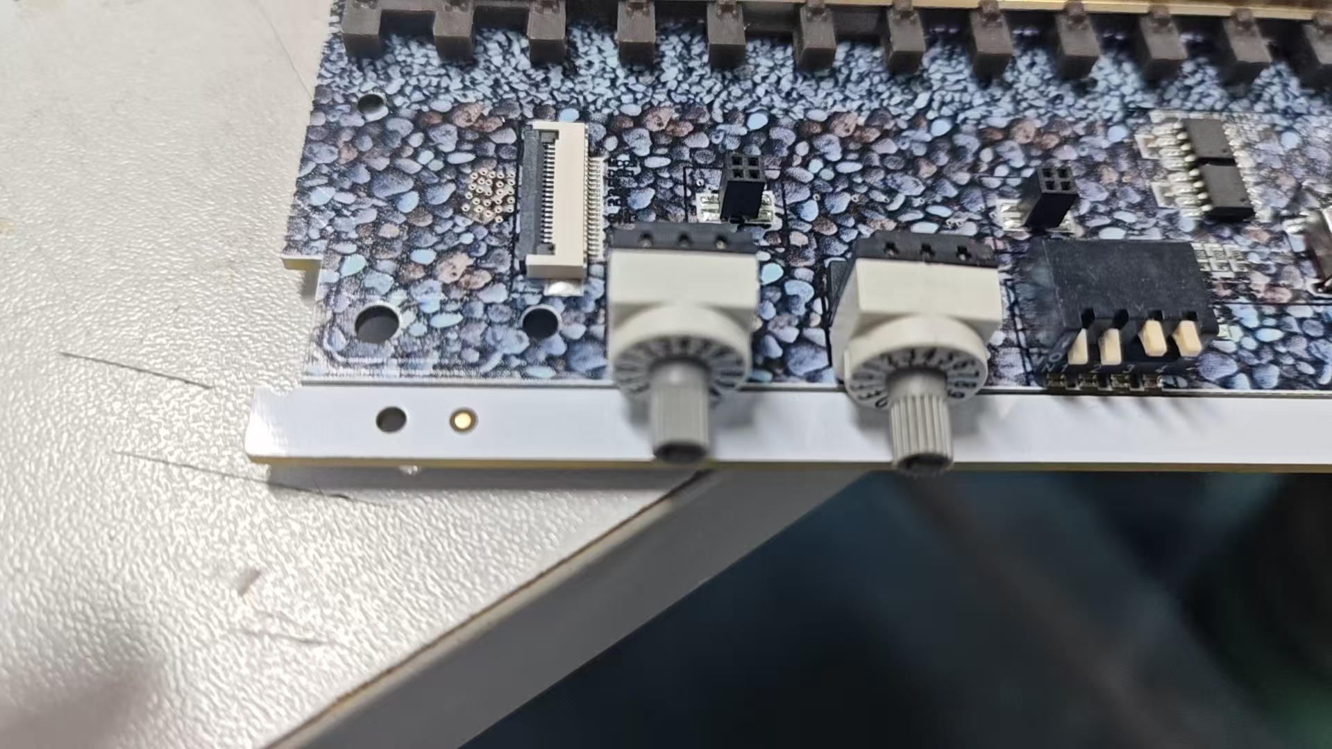 编码开关应用轨道交通.jpg